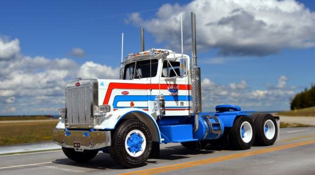 Revell_Peterbilt_359.jpg